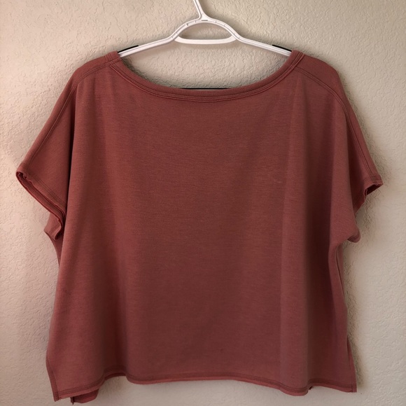 ATHLETA TOP - Picture 2 of 2